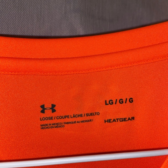 Under Armour athletic shirt - Picture 2 of 2